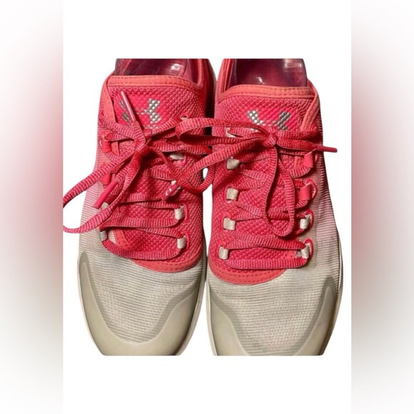 Under Armour womens size 9 Training Shoes Nice Condition 1285796-692 - Picture 1 of 9